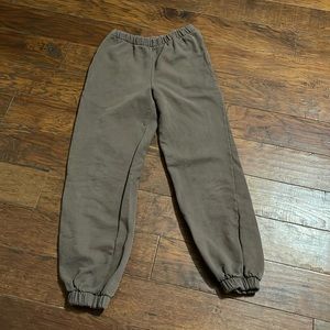 Brandy Melville Brown oversized jogger sweatpants